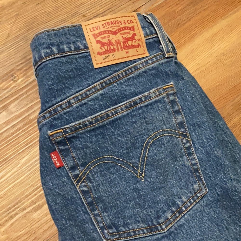 Levi’s 501 Skinny distressed jeans